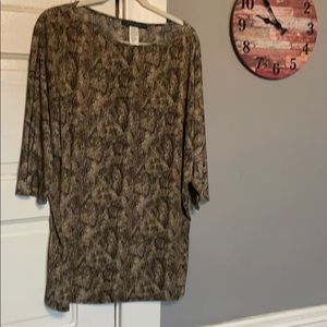 Women’s Coco Bianco blouse. Size large.